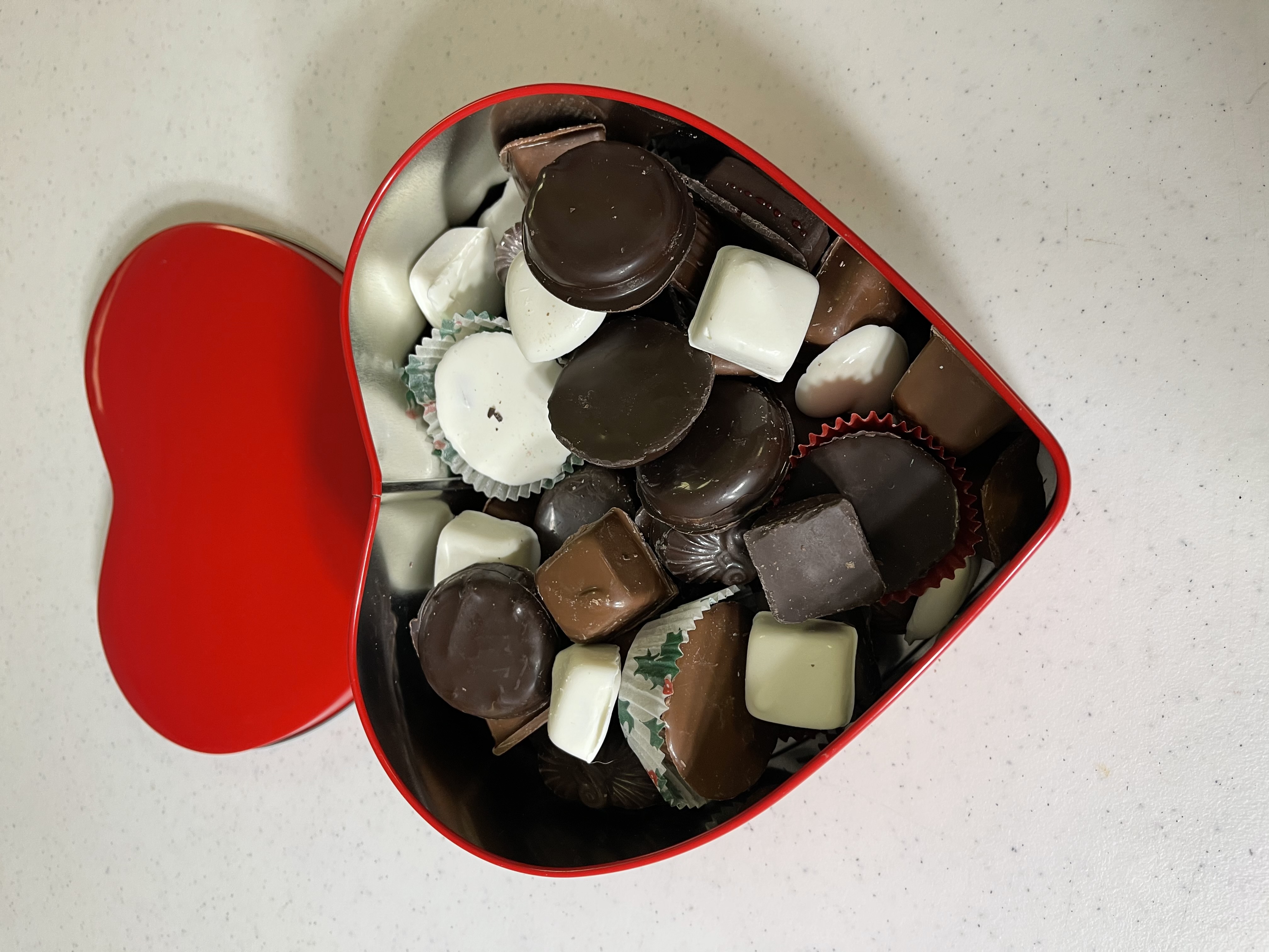 One Pound Valentine Tin of Assorted Chocolates 