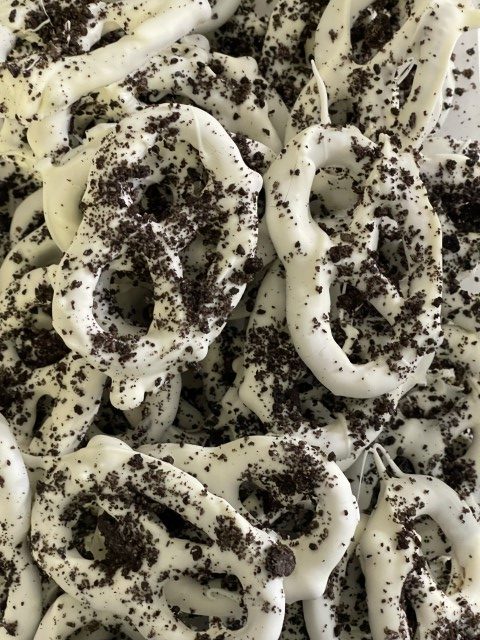 White Chocolate with Crushed Oreo Pub Pretzels 